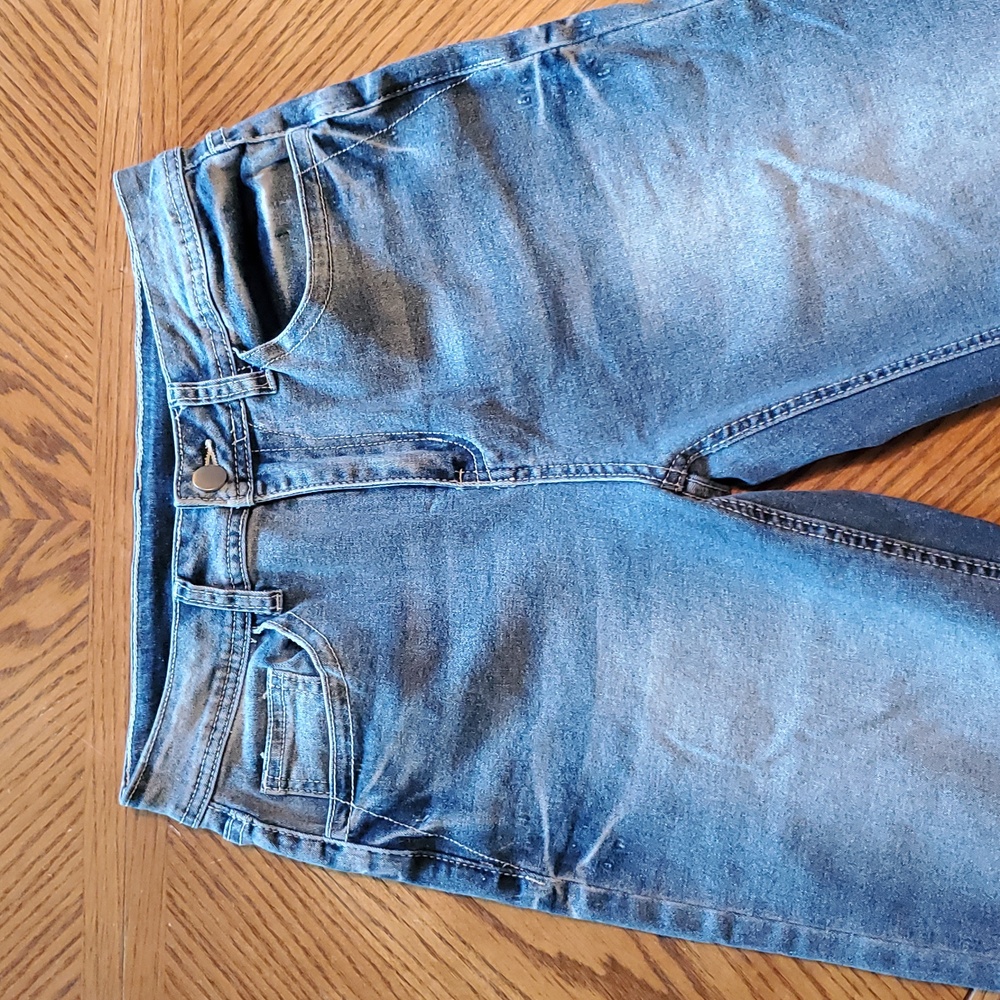 New Jeans - Picture 3 of 10